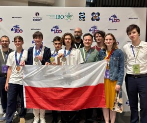 Polska reprezentacja wraz z członkami jury